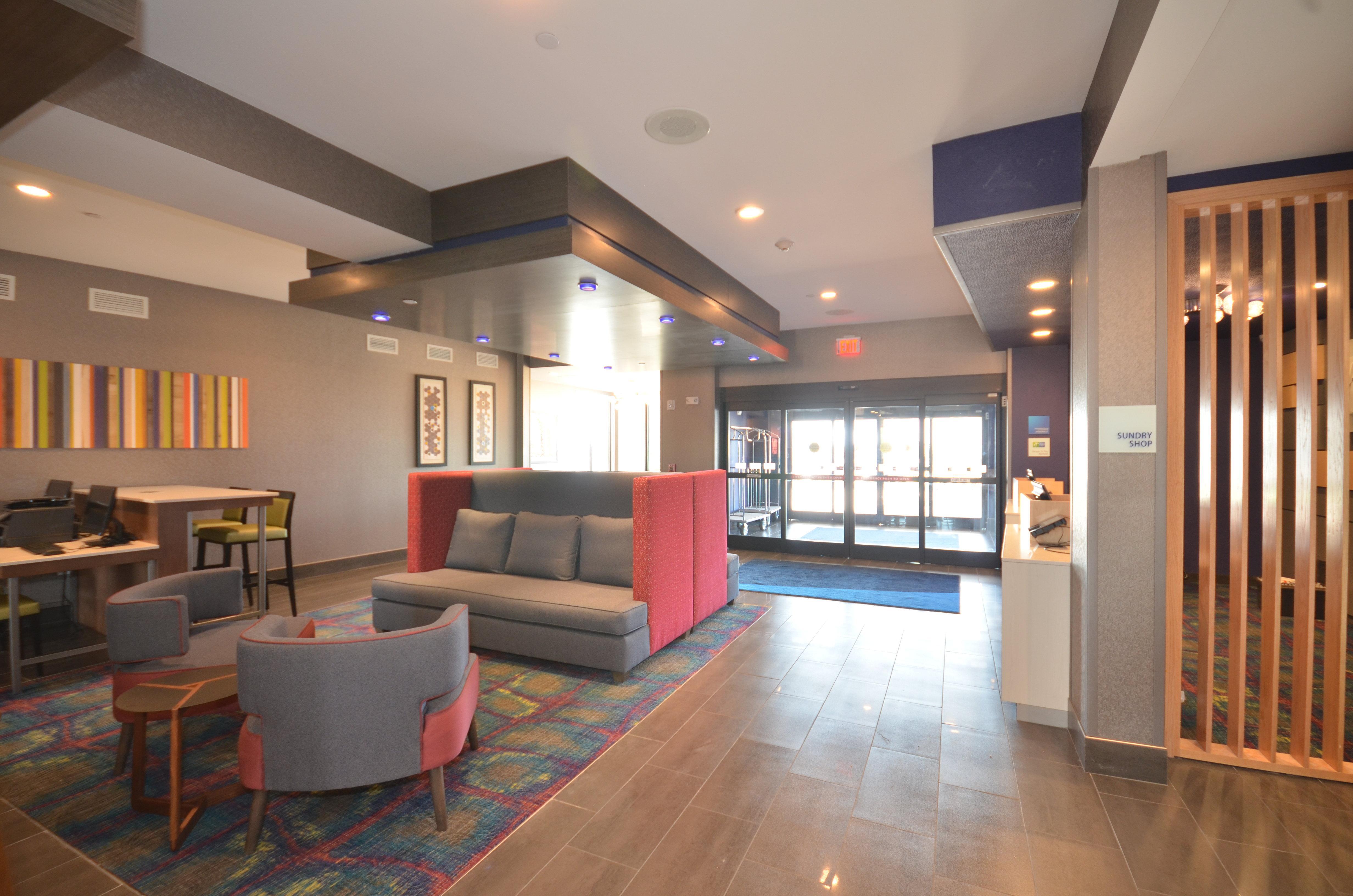 Holiday Inn Express & Suites Oklahoma City Mid - Arpt Area, An Ihg Hotel Exterior foto